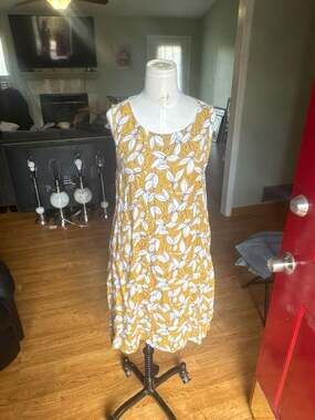 Rachel Zoe 100% Linen Mustard Yellow Floral Sleeveless Mini Shift Dress Size Lar